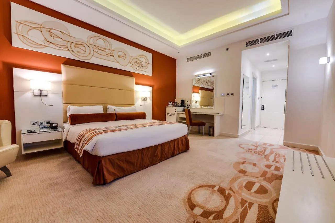 מלון Golden Tulip Downtown אבו דאבי 4*,