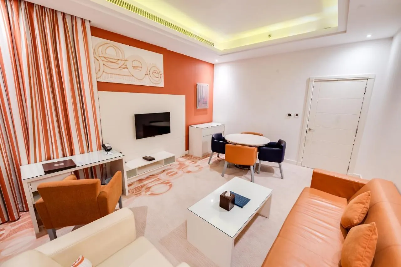 מלון Golden Tulip Downtown אבו דאבי 4*,